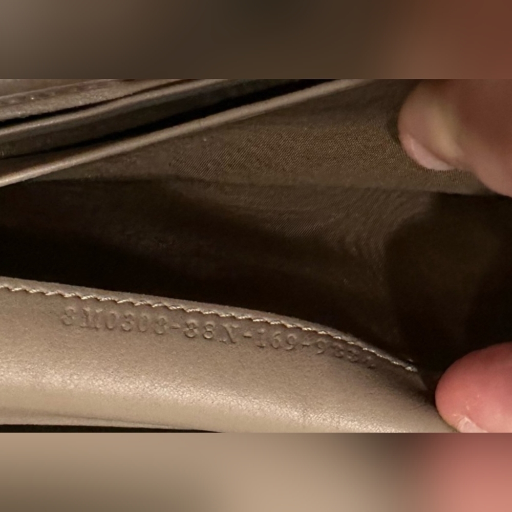 🔥EUC FENDI PEEKABOO WALLET ON CHAIN - Picture 11 of 13